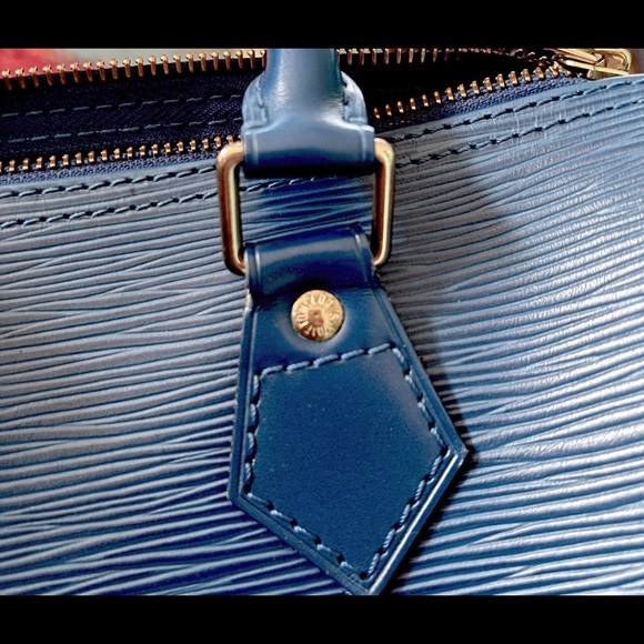 Authentic Louis Vuitton Epi Speedy 25 - Picture 8 of 12